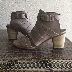Sorel Nadia Buckle Boot Sandal Heel 10 Kettle